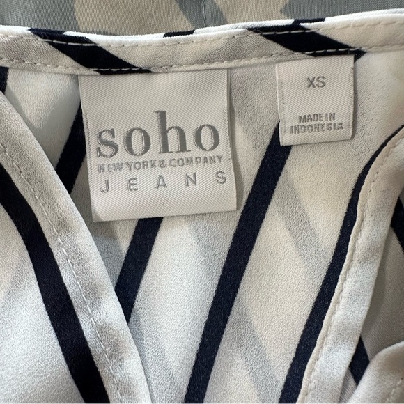 SOHO women's size XS cropped striped blouse, ties in the back - Picture 3 of 4